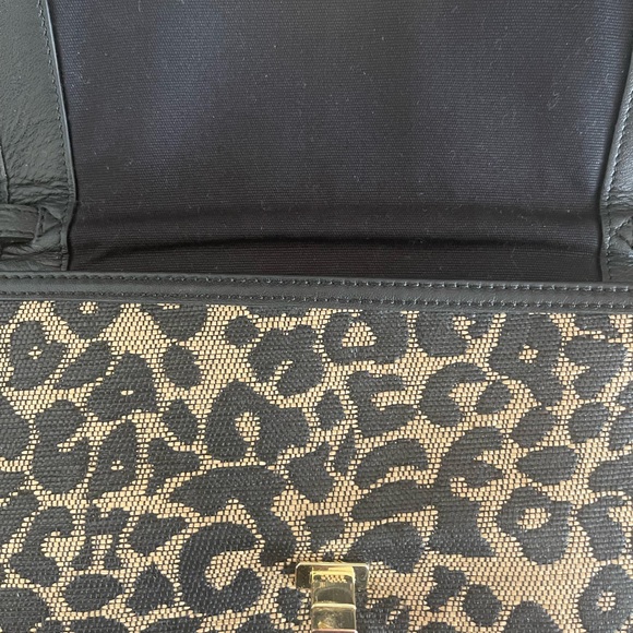 Tory Burch cheetah cross body - Picture 4 of 4